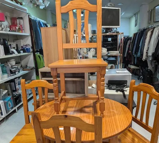 Inside the HOVAR charity shop